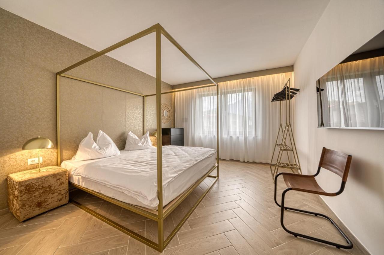 Goldfinger + Suites Lana Zewnętrze zdjęcie