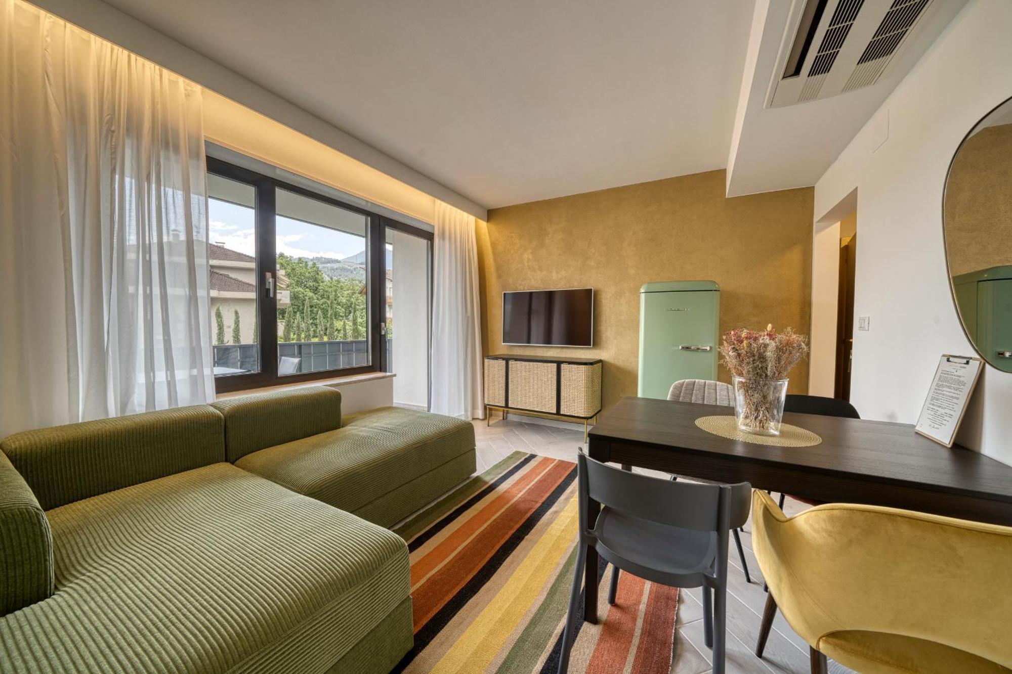 Goldfinger + Suites Lana Zewnętrze zdjęcie